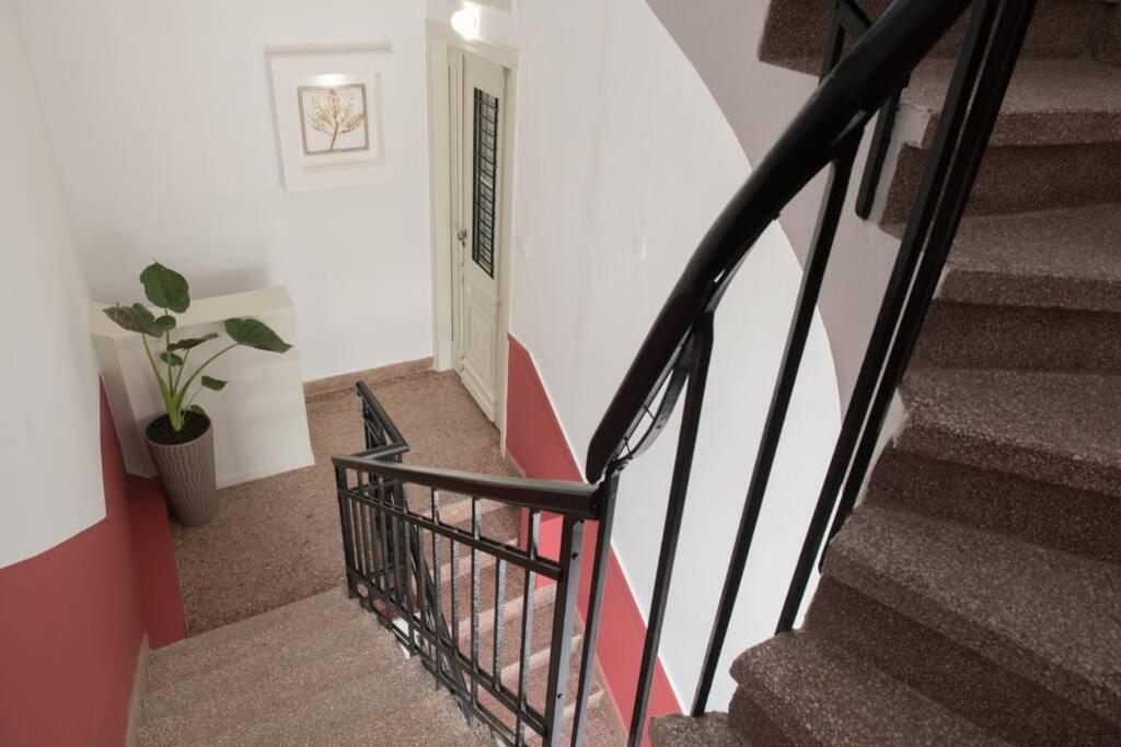 Elegant Apartment In The Heart Of Heraklion Exterior photo