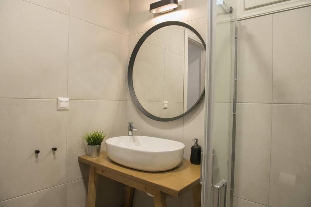 Elegant Apartment In The Heart Of Heraklion Exterior photo
