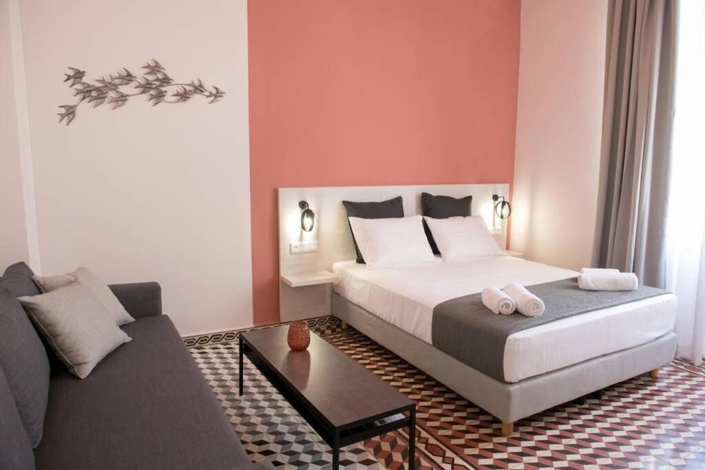 Elegant Apartment In The Heart Of Heraklion Exterior photo